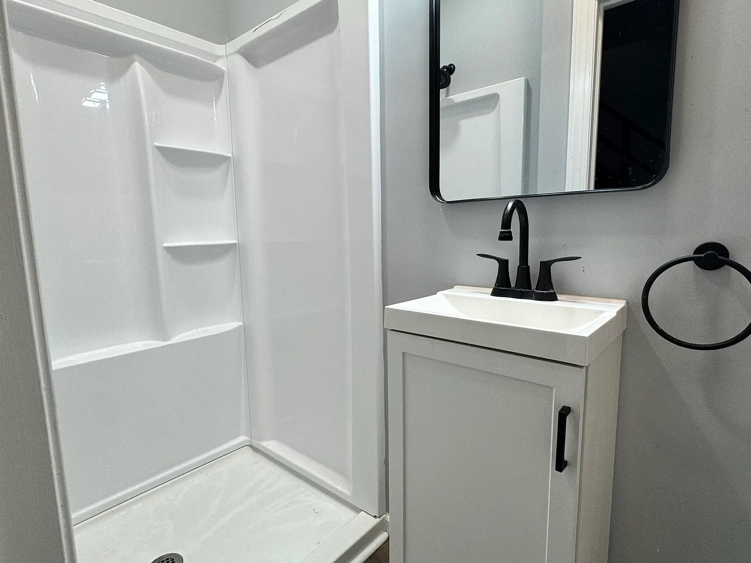 5 bed, 1857 sqft, $2,000 — Photo 4