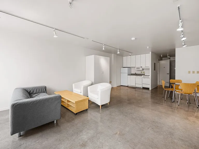 Vogel House Apartments — Photo 9