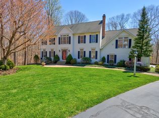 5 Marilyns Ln, Guilford, CT 06437