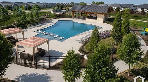6 bed, 2722 sqft, $4,000 — Photo 3