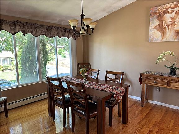 3rd image of 55 Ashley St
