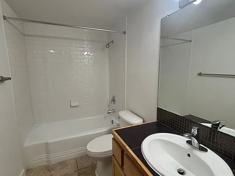 Antilles Apartments — Photo 27