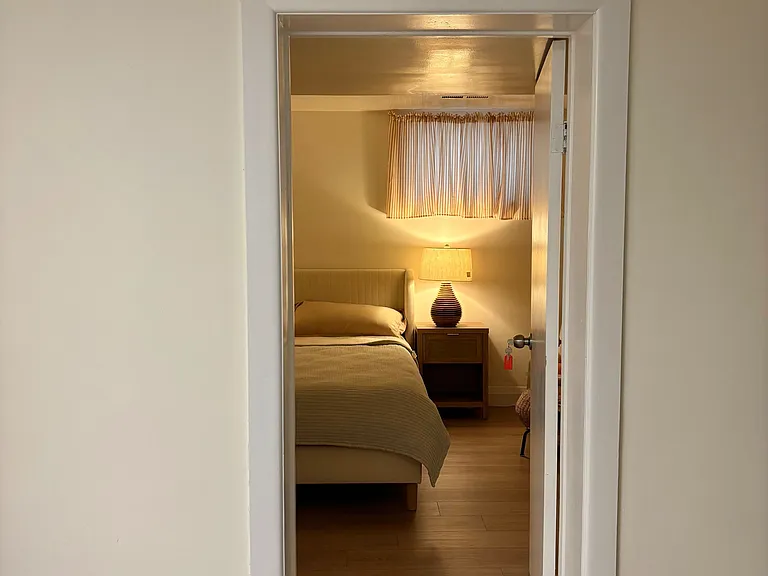 260 Ranee Ave #LOWER — Photo 16