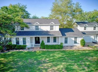 2300 W Douglas Dr, Marion, IL 62959