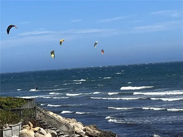 975 Matunuck Beach Rd, South Kingstown, RI 02879