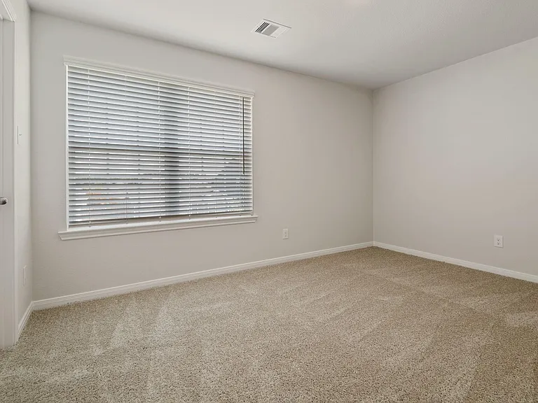 15870 Berry Hill Dr — Photo 19