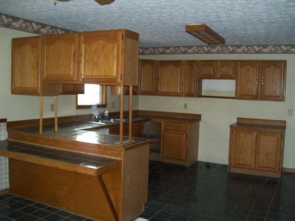 3rd image of 4525 S County Road 375 W