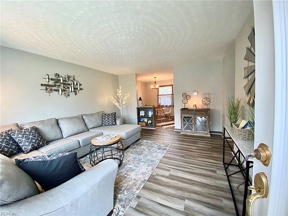 4th image of 5119 Elmhurst Ave