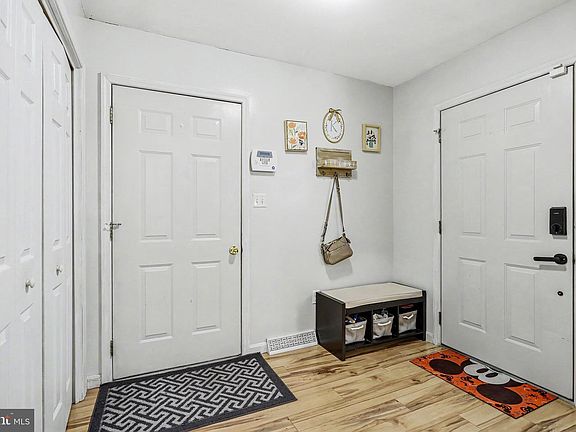 5th image of 426 Groffdale Rd