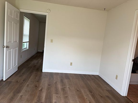 3rd image of 7402 N Svena Dr