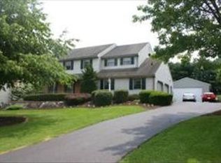 1031 Shadowstone Dr, Lancaster, PA 17603
