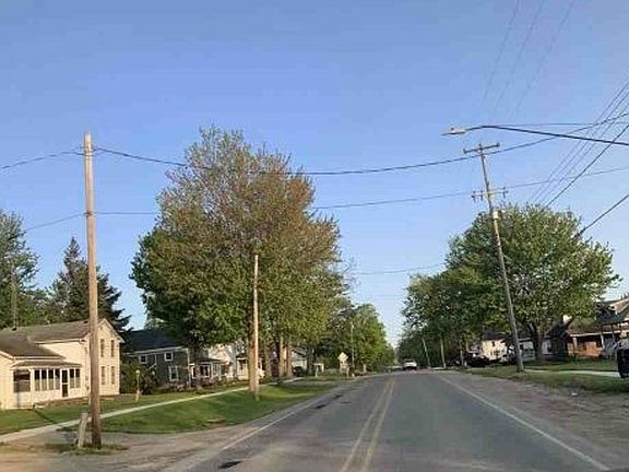 Exterior Neighborhood (street photo)