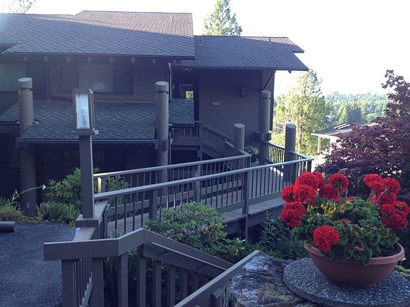 2nd image of 221 N Bay Ln Unit 6