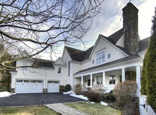 7 Golden Pond Rd, White Plains, NY 10604