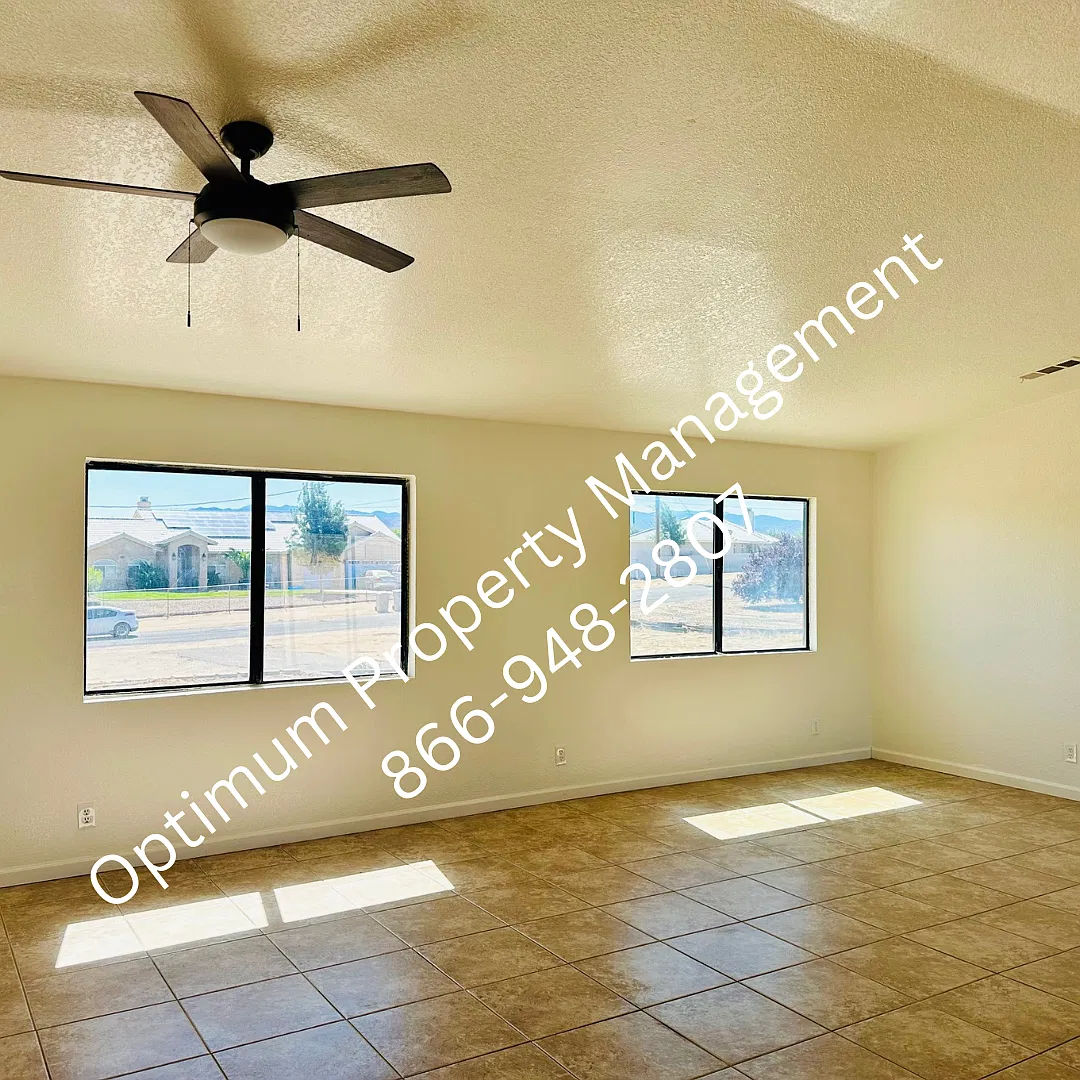 Single Story Home with Spacious Floor Plan on a Large Lot — Photo 4