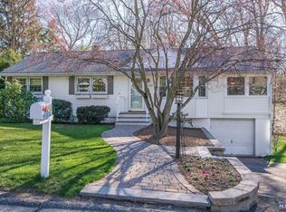 108 Grove St, Oakland, NJ 07436