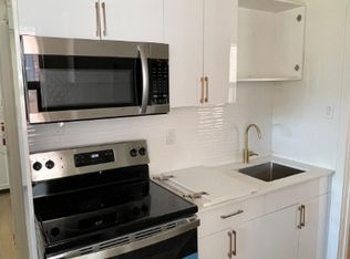 60 Triller Ave #102, Toronto, ON M6R2H8