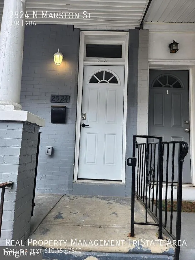 3 beds 1 .5 bath — Photo 2