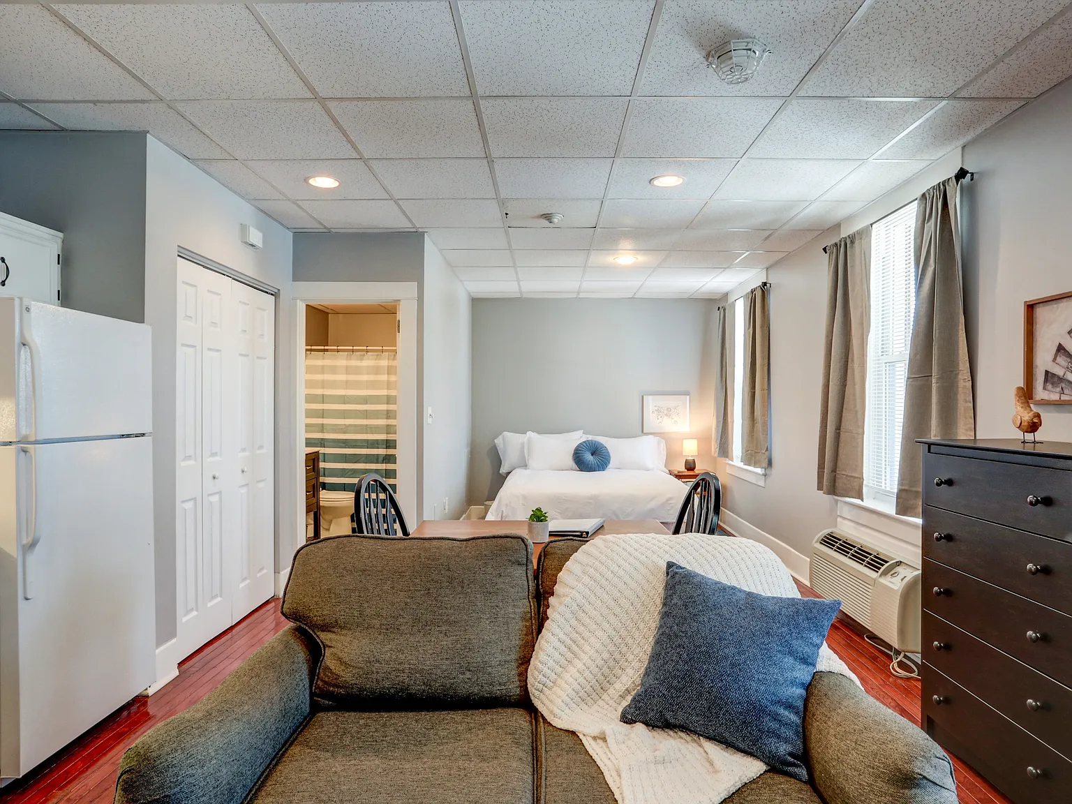 Studio, 450 sqft, $1,245 — Photo 4