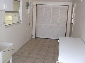 4th image of 30 S Lincoln Ave