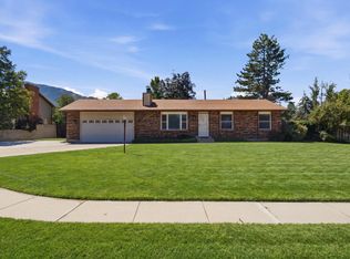 854 E Sandy Gulch Pl S, Sandy, UT 84094
