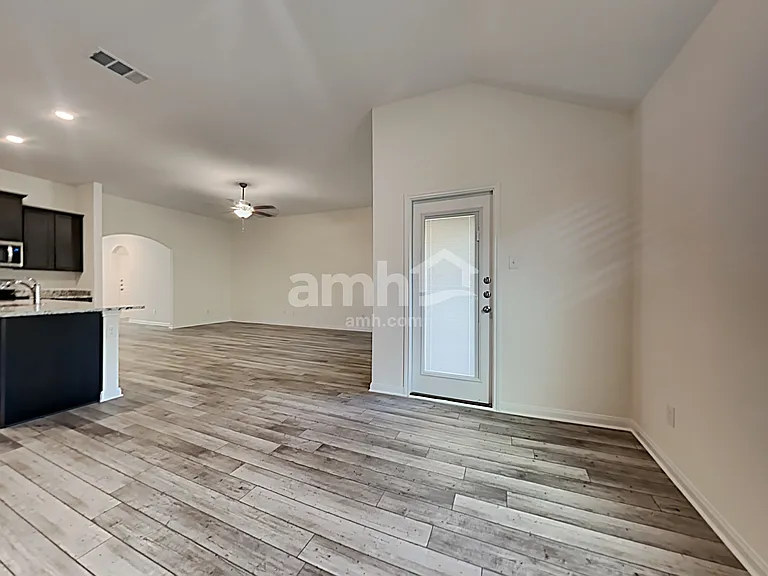 1162 Treeta Trl — Photo 7