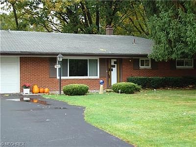 2nd image of 1582 Bradford Dr
