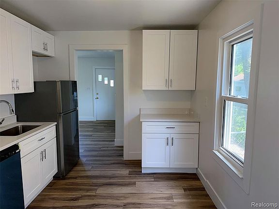 5th image of 14424 Bogman St