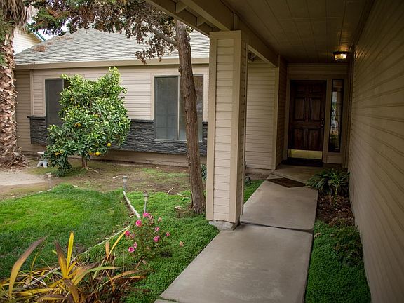 5th image of 462 Villa Woods Dr