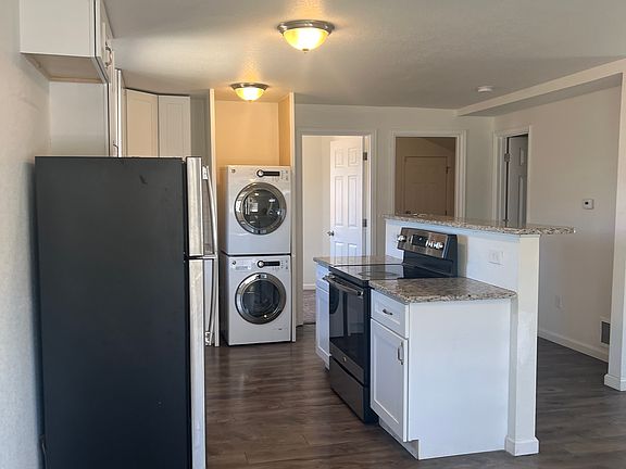 Kitchen/Laundry