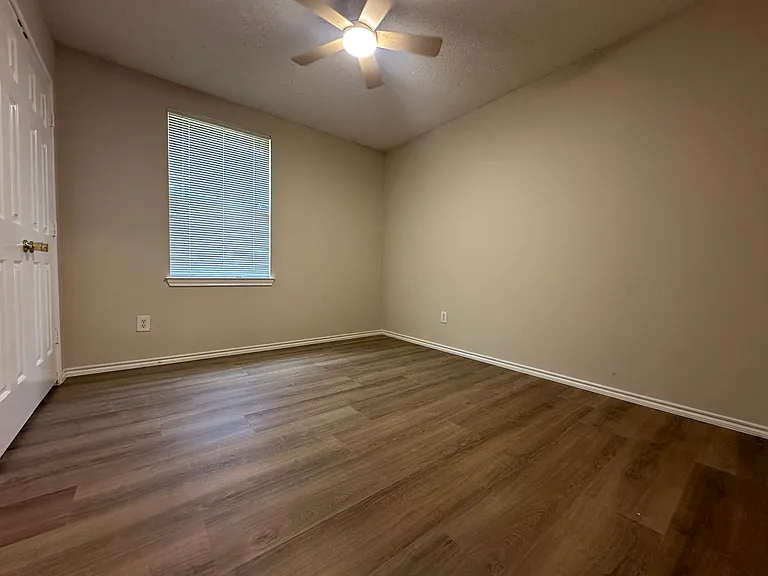 1316 Willow Tree Dr — Photo 8