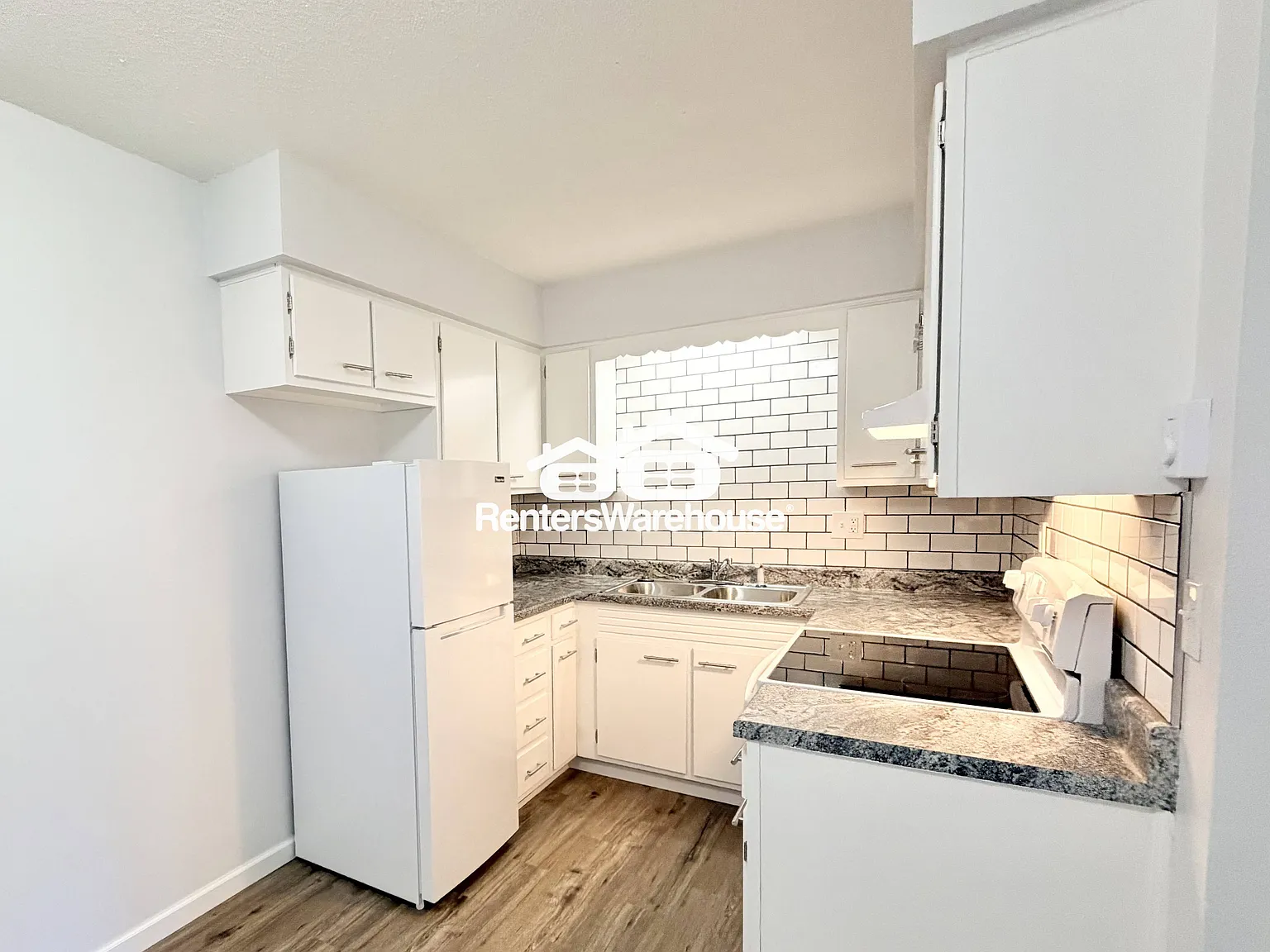 Two Bedroom Apartment — Photo 4