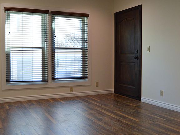 2nd image of 872 Hilldale Ave #1