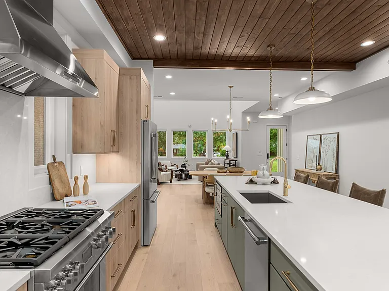 2305 Eastland Ave #E — Photo 12