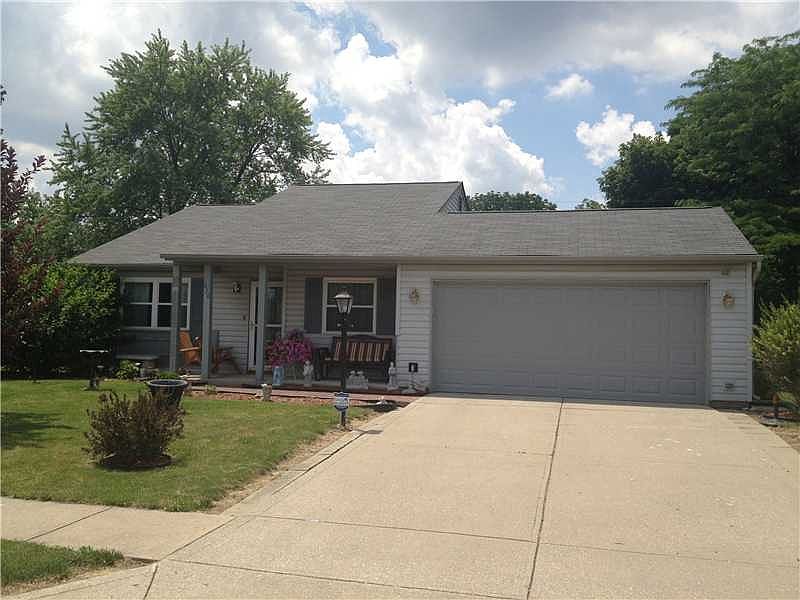 Lovingly maintained home in a nice, quiet neighborhood with convenient interst