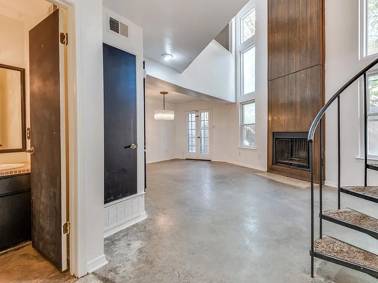 2100 Fleur De Lis Ct — Photo 16