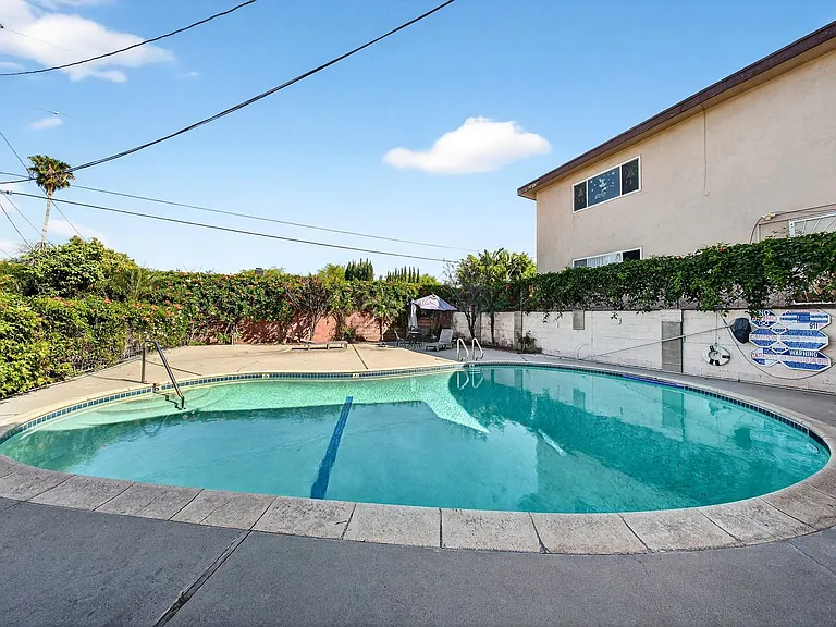 6944-6954 Coldwater Canyon Ave — Photo 43