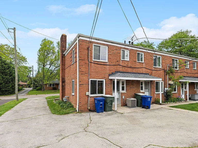 723 Village Dr — Photo 26