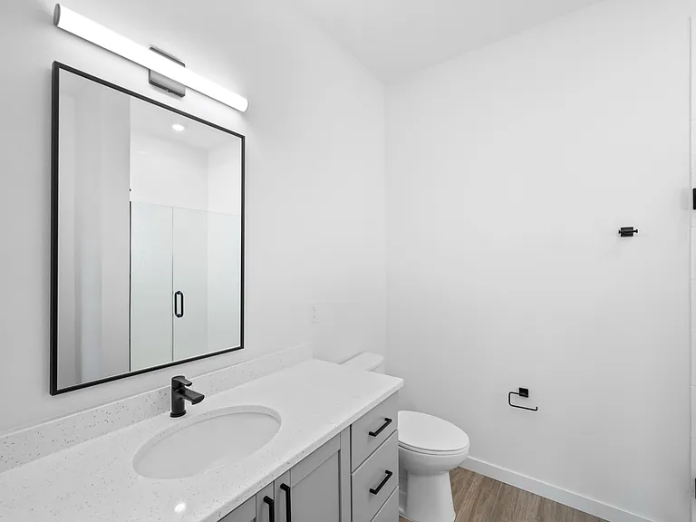 7. Franklin 2.1 - Bathroom1 7. Franklin 2.1 - Bathroom1