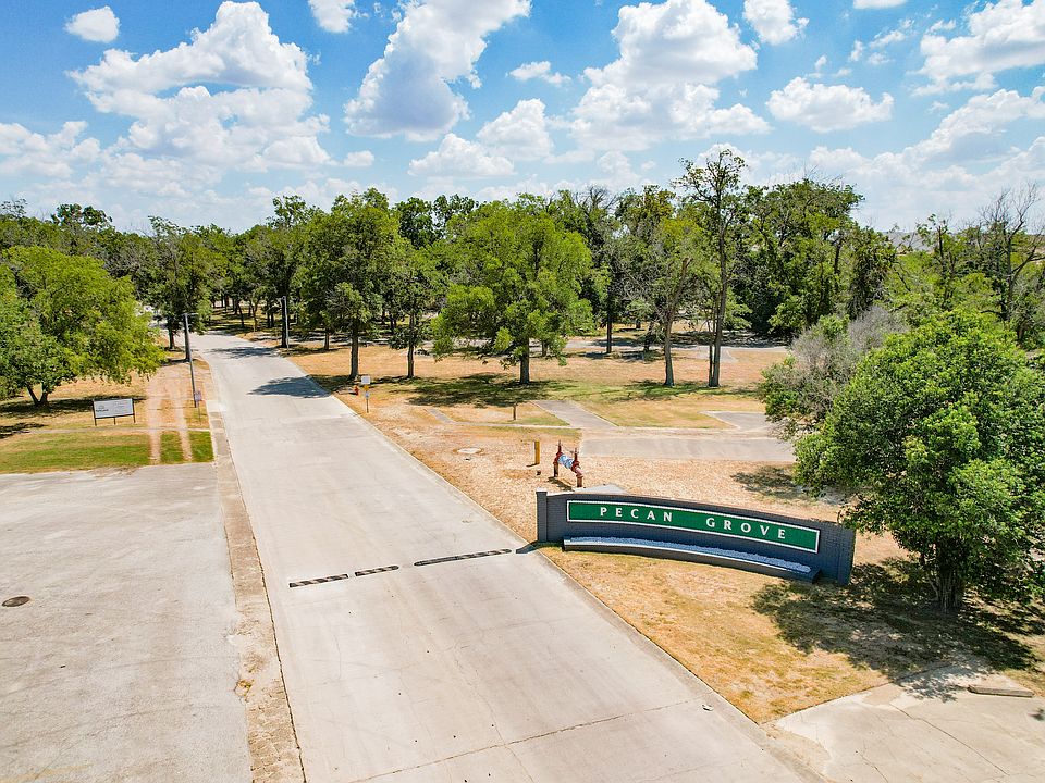 1st image of 125 Nu Pecan Grv
