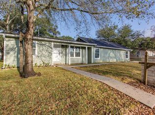 2102 Emerald Dr, Bryan, TX 77803