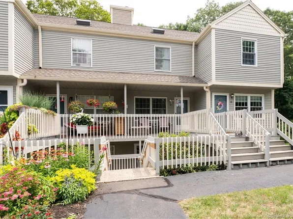 39 Manorwood Drive #39, Branford, CT 06405