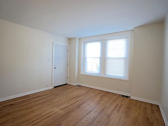 5th image of 9630 S Ewing Ave #1