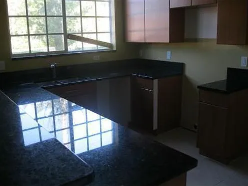 3 bed, 2.5 bath, 1668 sqft, $2,700 — Photo 2
