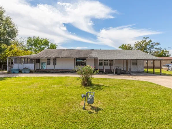8338 Holmes Rd, Nederland, TX 77627