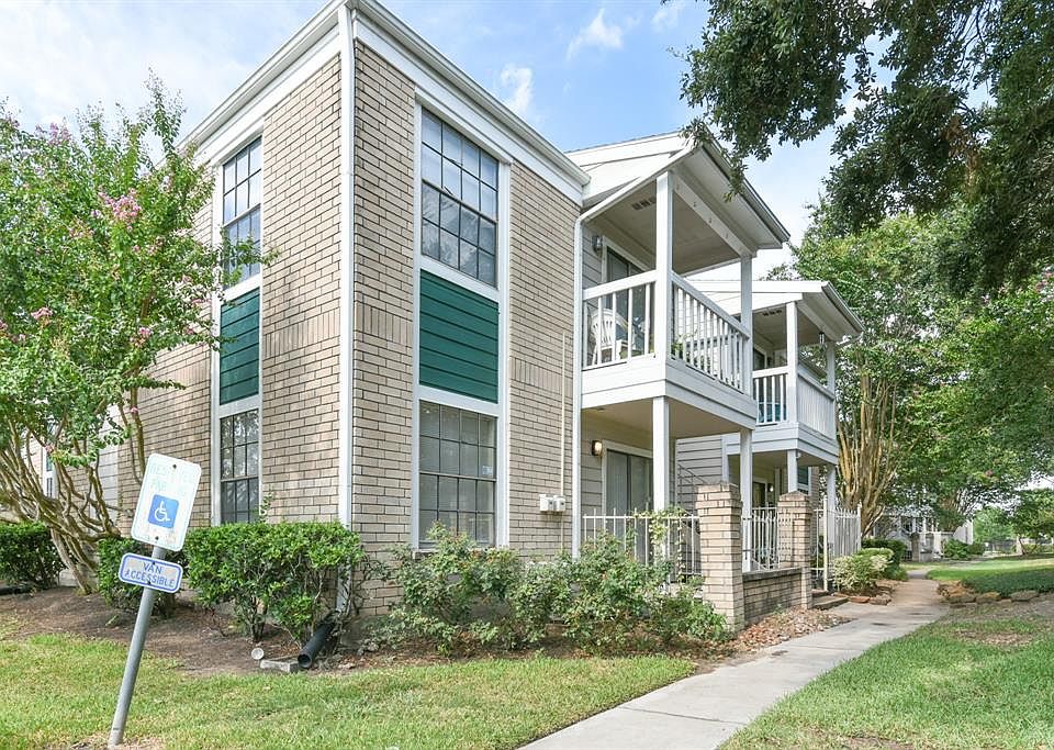 1st image of 12660 Ashford Point Dr APT 401