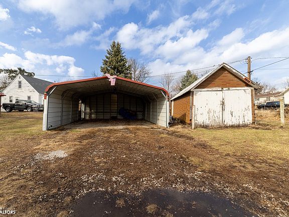 4th image of 2002 5th St