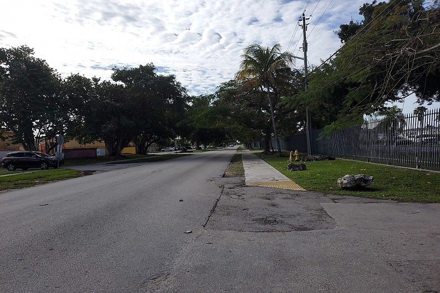 2nd image of 220 NE 12th Ave Lot 19