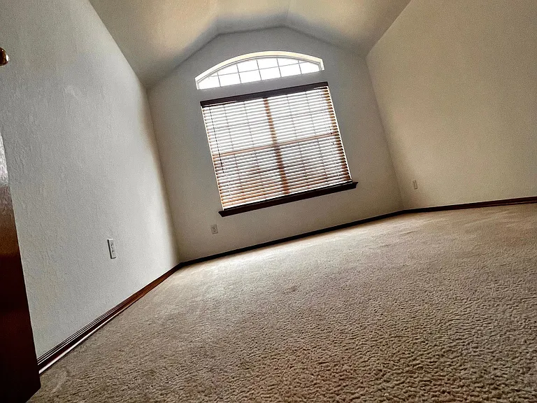 715 E Forest Court Ln — Photo 11