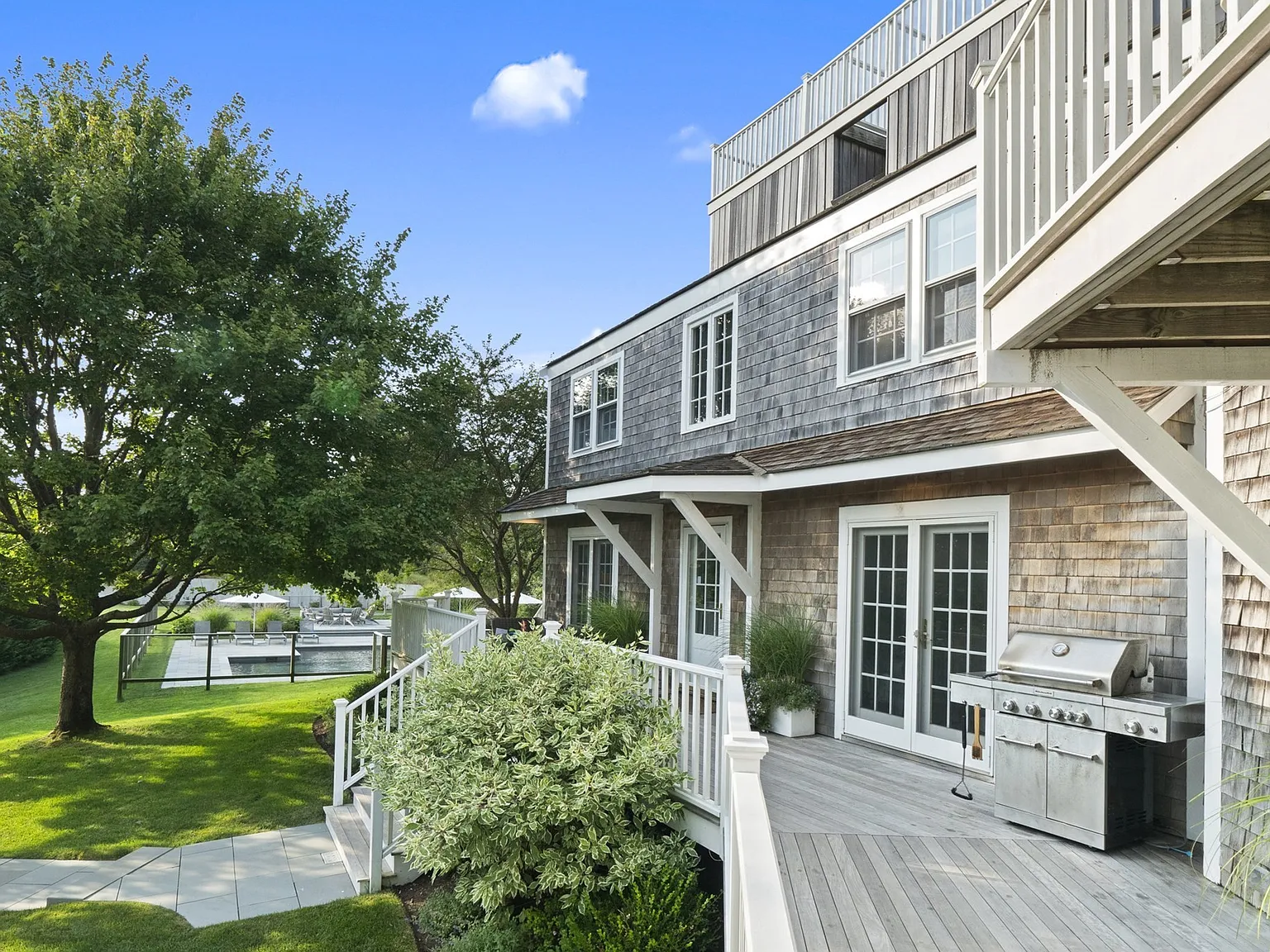 8 bed, 7.5 bath, 5736 sqft, $35,000 — Photo 2